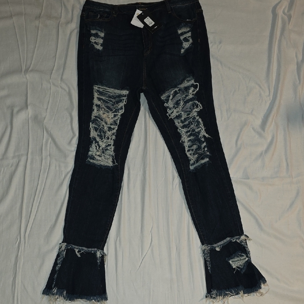 Fashion Nova - Flare Leg Jeans (NWT)